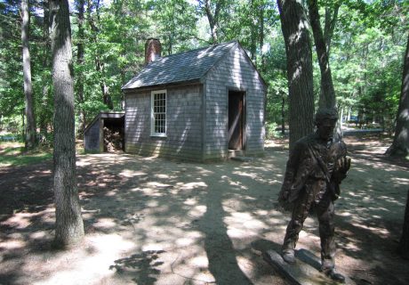 Walden Pond, por Jeremy T. Hetzel, con licencia CC by 2.0 en https://flic.kr/p/8hnZCv